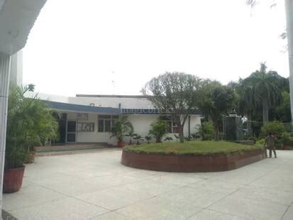 ARUN VIHAR INSTITUTE (CLUB).